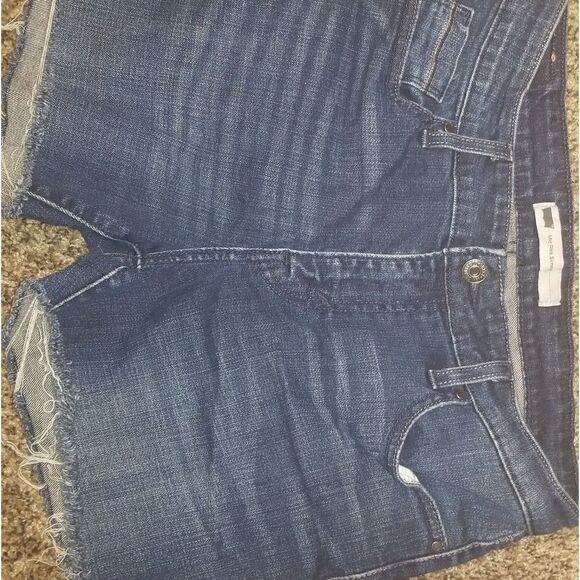 Levi's | Vintage Mid-Rise Skinny Jean Cutoffs - Picture 2 of 6